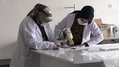 Kadınlar gönüllü olarak maske üretimine başladı - MUŞ