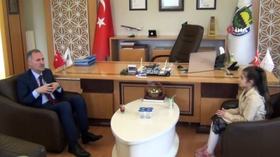 satranc -  10 yaşındaki Betül'ün tek hayali haber spikeri olmak Videosu