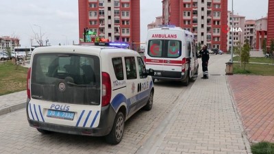  Annesi tarafından kanepede ölü bulundu