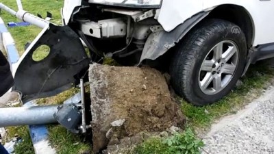 Hafif ticari araçla cip çarpıştı: 2 yaralı - MANİSA