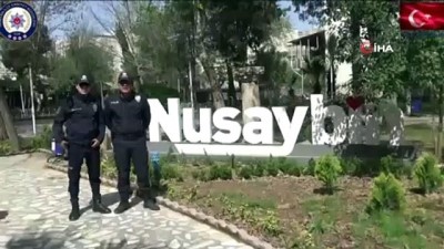  Nusaybin polisinde Türkçe ve Kürtçe 'Evde Kal' klibi