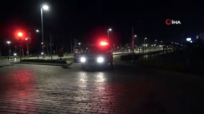  Dünyaca ünlü Konyaaltı sahili çift yönlü araç trafiğine kapatıldı