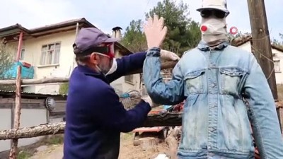 isaf -  'Misafir gelmesin bana' dedi, evinin önüne 'Korona virüs var girmek yasaktır' yazdı Videosu