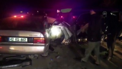Otomobil ile hafif ticari araç çarpıştı: 4 ölü, 4 yaralı - KONYA