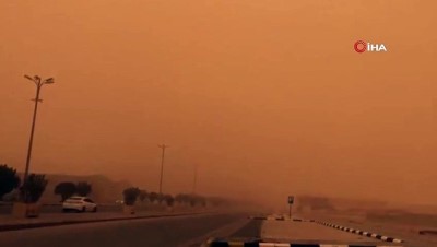  - Suudi Arabistan'da toz fırtınası gökyüzünün rengi turuncuya çevirdi