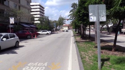 Adana'da 'Evde kal' çağrısına uyuluyor