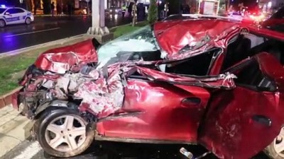 İki otomobil çarpıştı: 3 yaralı - ELAZIĞ