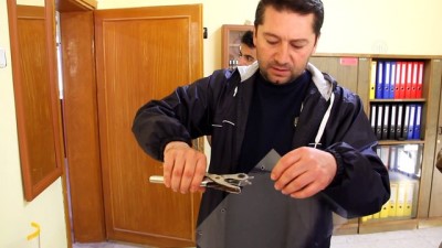 Öğretmenler gönüllü olarak siperlik ve maske üretiyor - SİVAS