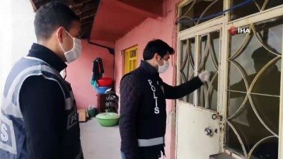  Polis, dışarı çıkamayan ve yakacağı biten yaşlı çifte odun götürdü