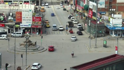 Van'da 'Evde kal' çağrısına uyuluyor