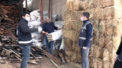 Yakacağı biten aile polisin getirdiği odunla ısınacak - AĞRI