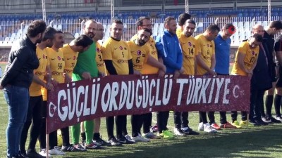 Bakan Kasapoğlu, Kamu Futbol Turnuvası'nın başlama vuruşunu yaptı