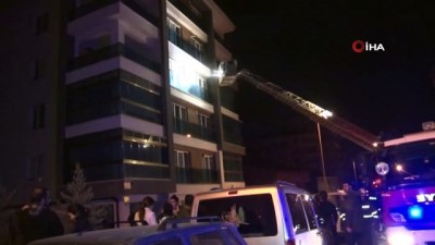  Başkent’te 6 katlı apartmanda çıkan yangında 6’sı çocuk 12 kişi dumandan etkilendi