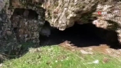  Mağara ve kaya bloklarının arasına gizlenmiş 300 kilogram esrar ele geçirildi