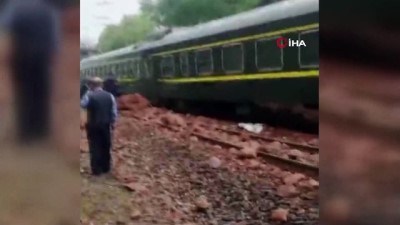 yolcu treni -  - Çin’de yolcu treni raydan çıktı: 20 yaralı Videosu
