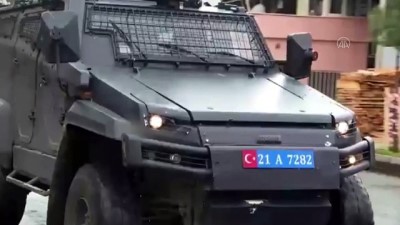polis araci - Diyarbakır'da halka tedbirli davranması için 'Türkçe' ve 'Kürtçe' uyarı Videosu