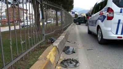  Hafriyat kamyonun çarptığı otomobil bariyerlere çarptı: 1 yaralı