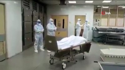 mazda -  - Koronadan dolayı hayatını kaybeden 2 Müslüman doktor için cenaze namazını kılındı Videosu