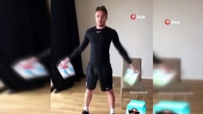 Rienstra hem çocuk baktı hem de antrenman yaptı