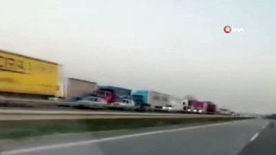 Silivri D-100 Karayolu'nda oluşan kilometrelerce kuyruk böyle görüntülendi
