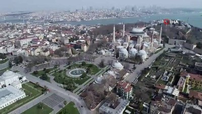  Sultanahmet Meydanı tarihin en sakin günlerini geçiriyor
