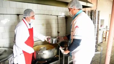 gida yardimi - Bitlis Belediyesi sıcak yemek servisiyle yaşlıların gönüllerine dokunuyor Videosu