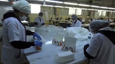 Fabrikada sağlık çalışanları için günde 1 milyon maske üretiliyor - BATMAN
