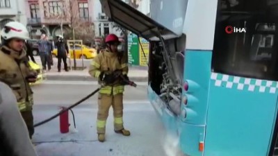 Taksim'de İETT otobüsünde korkutan yangın