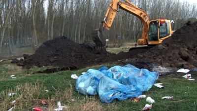  Mültecilerden boşalan köy temizleniyor