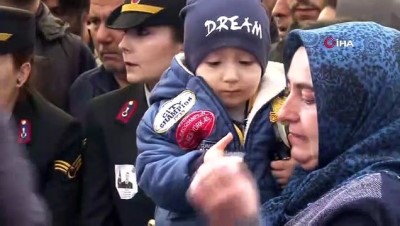 agir yarali -  Şehit Uzman Onbaşı Armağan'ı son yolculuğuna binlerce kişi uğurladı Videosu