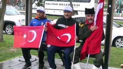  Türk Bayraklarıyla İstanbul’dan Çanakkale’ye yürüyorlar