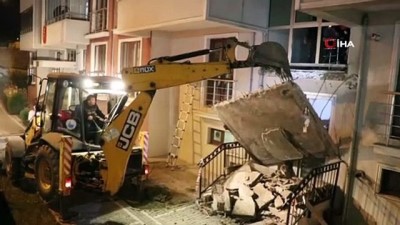 apartman yoneticisi -  Apartmanın girişindeki beton sundurma çöktü, facianın eşiğinden dönüldü Videosu