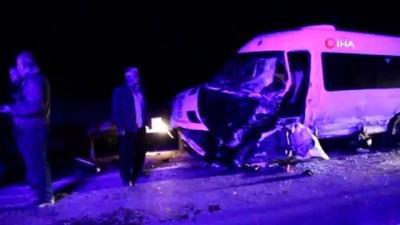 sozlesmeli -  Mersin’de işçi otobüsü ile otomobil çarpıştı: 1 ölü, 11 yaralı Videosu
