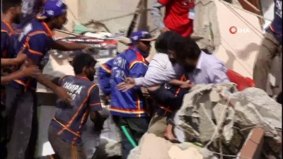  - Pakistan’da bina çöktü: 18 ölü