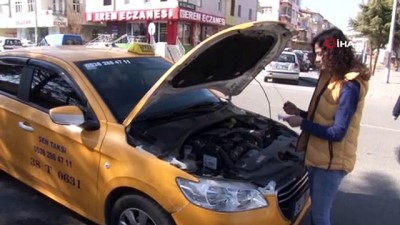  Kayseri’nin kadın taksicisi Hüsne: “Kadınlar dünyayı yönetebilecek güçte”