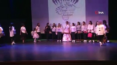 defile -  Ataşehir’de kadınların tasarladığı kıyafetler ile 8 Mart Defilesi Videosu