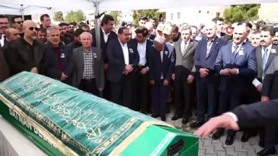 asiret -  Bakan Soylu, husumetli aileleri barıştırmak isterken hayatını kaybeden Ferit Özdemir'in cenazesine katıldı Videosu