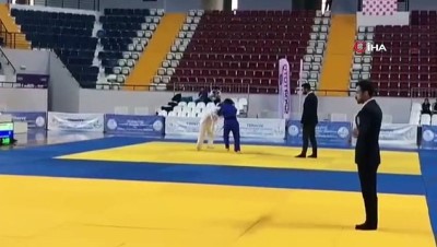 İşitme engelli 15 yaşındaki Elif, ‘Başaramazsın’ dedikleri sporda Türkiye şampiyonu oldu