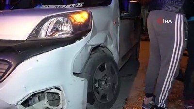 yakin plan -  Kaza yaptı aracını bırakıp kaçtı Videosu