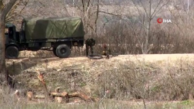 multeci -  Yunan askeri mülteci nöbetinde... Meriç Nehrine dikenli teller çekiyor Videosu