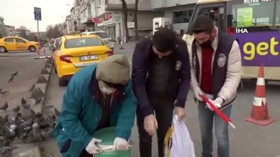  65 yaşındaki Kamil Çakmakçı, yasağa rağmen her sabah kuşlarını besliyor