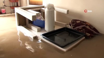 kapici dairesi -  Bellerine kadar suya gömüldüler... Diyarbakır'da sağanak yağış nedeni ile evler su altında kaldı Videosu