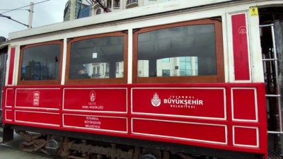 İstanbullular 'evde kal' çağrısına uyuyor - Nostaljik tramvay