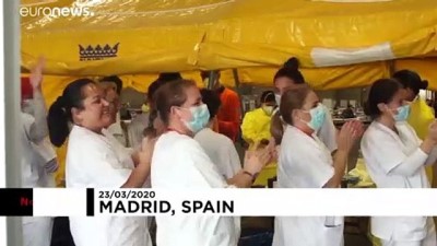 Madrid'de sahra hastanesinde tedavi olan ilk hasta sağlık personelinin alkışlarıyla taburcu oldu