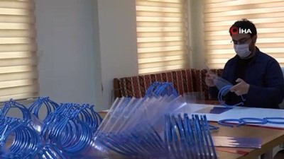 katar -  Yeşilyurt Belediyesi, hastaneler için siperli maske üretiyor Videosu