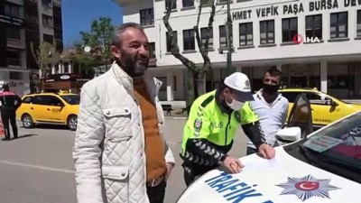  İkinci sokağa çıkma cezasını yedi, tutanağı yırtıp yere attı