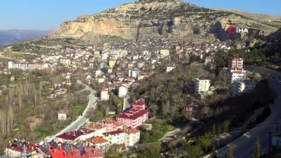  Karaman'ın Ermenek ilçesinde 9 mahalle ve bir köy karantinaya alındı
