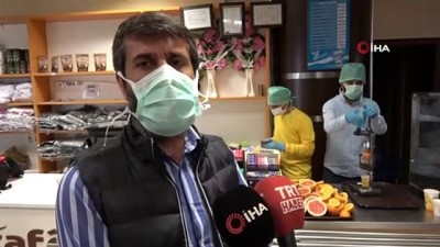  Sağlık çalışanlarına her gün sıkma meyve suyu ikram ediyor