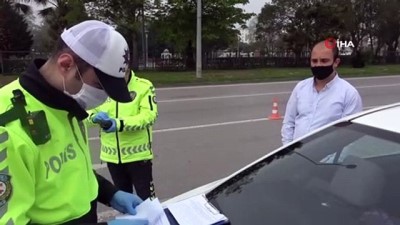  Samsun'da sokağa çıkma yasağında polis denetimi