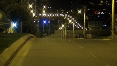  Şanlıurfa’da cadde ve sokaklar boşaldı